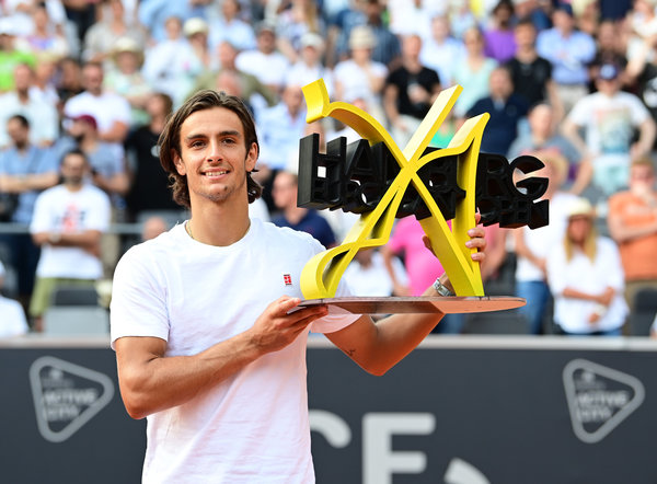 尽管他个人 尽管他个人